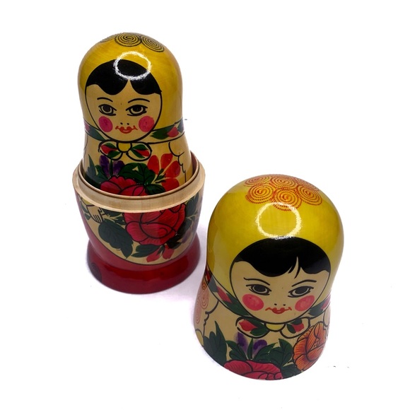 Vintage Russian Nesting Doll 7 Piece - Picture 1 of 3